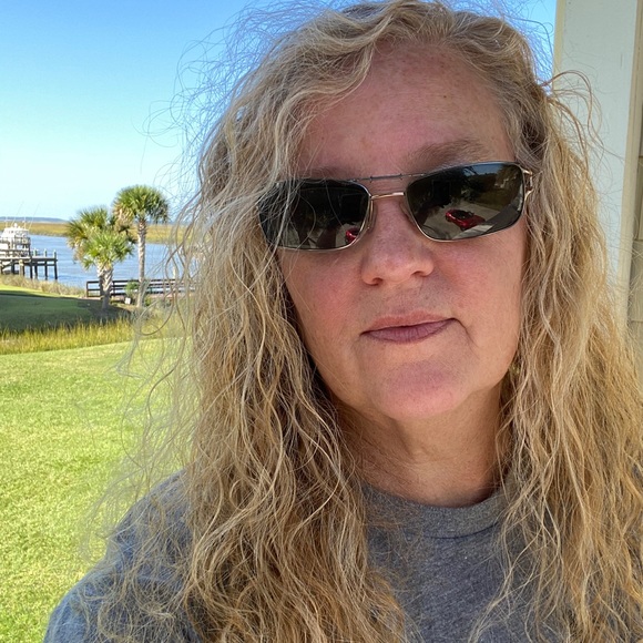 Meet your Posher, Sharon - Picture 3 of 3